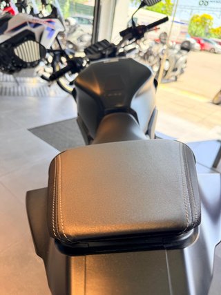 Honda CB650R Negra/Plata Manual e-clutch