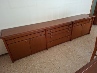 Comedor completo: mesa y 6 sillas con buffet
