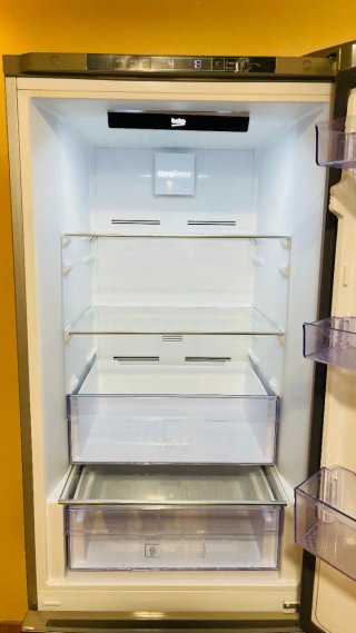 Nevera Beko plateada