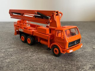 Camion bomba cemento MERCEDES Conrad 1/50