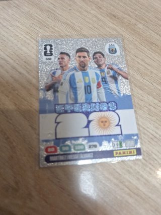 Lote 2 cromos Adrenalyn Mundial 628-630