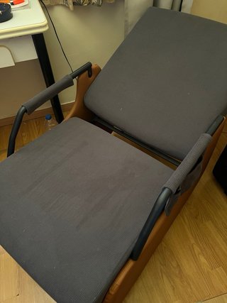 Sillón mecedora tela y madera
