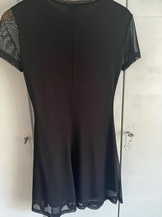 Vestido negro Stradivarius