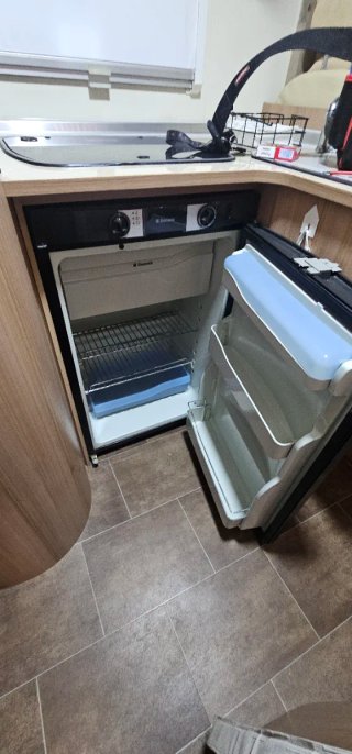 Nevera trivalente Dometic