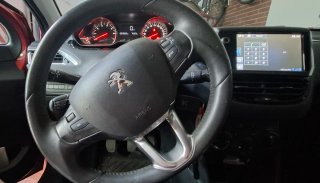Peugeot 208 2015