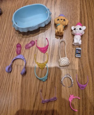 Unicornio y Muñecas Barbie con Accesorios