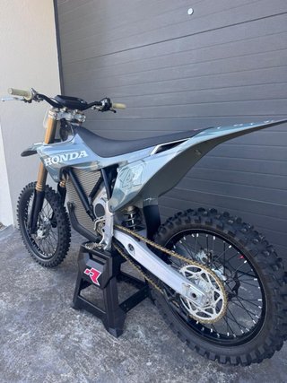 Honda Motocross stark solo 4h uso