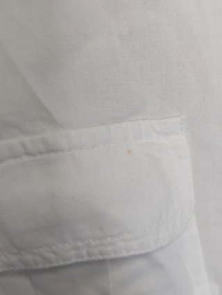 Camisa blanca de manga larga