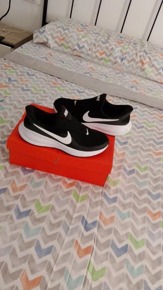 Nike Revolution 8 erayson Negro/Blanco