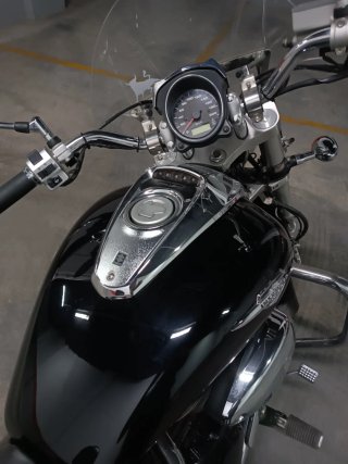 Suzuki Intruder M800
