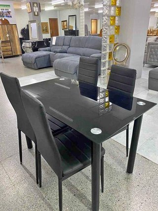 Mesa comedor + 4 sillas nuevo
