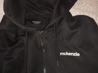Sudadera McKenzie Negra con Capucha