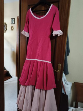 Traje de flamenca rosa fucsia