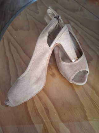 Zapatos beige Own talla 37