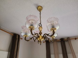 Lámpara de techo antigua dorada y rosa