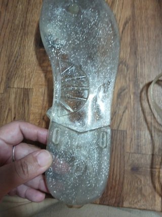 Sandalias transparentes con brillos