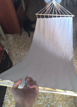 Hamaca de tela y madera