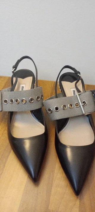 Miu Miu Zapatos Negros y Grises
