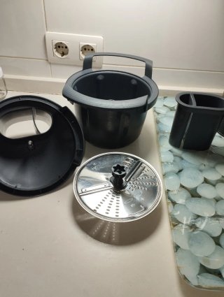 Thermomix. Cortador