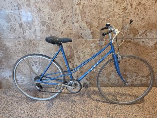 Bicicleta Orbea azul para restaurar