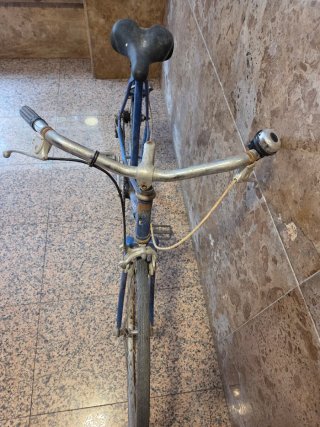 Bicicleta Orbea azul para restaurar