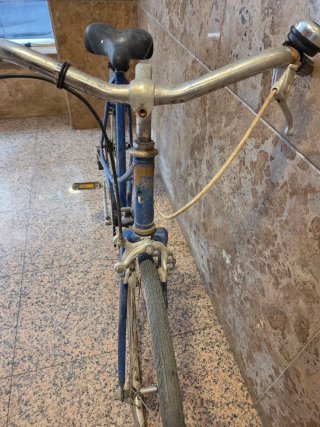 Bicicleta Orbea azul para restaurar
