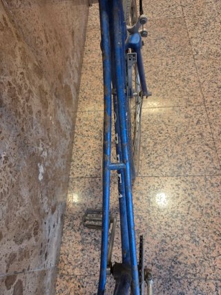 Bicicleta Orbea azul para restaurar