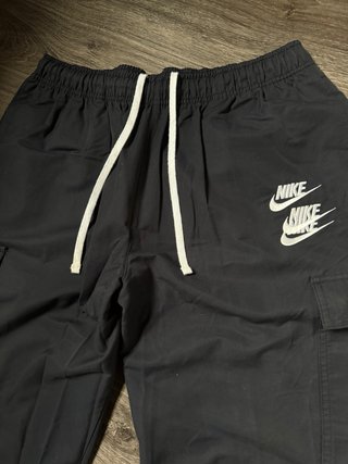 Jogger Cargo Nike World Tour Edition Negro