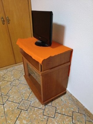 Mesa TV Hyundai Madera y Cristal
