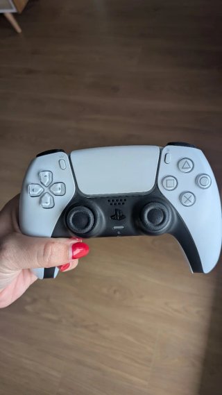 Consola Sony PS5 Digital Blanca y Negra