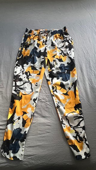 Pantalones estampados talla 38