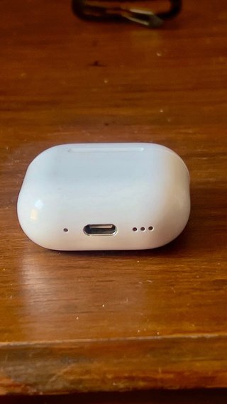 AirPods 4 ANC