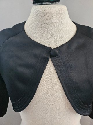Chaqueta fiesta negra corta