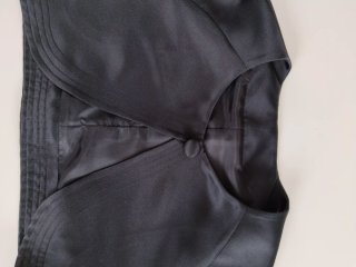Chaqueta fiesta negra corta