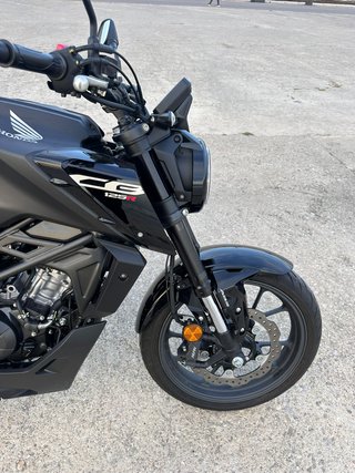 Honda CB 125 R 2025 Negra Nueva