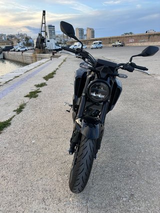 Honda CB 125 R 2025 Negra Nueva