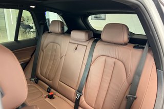 BMW X5 M50i