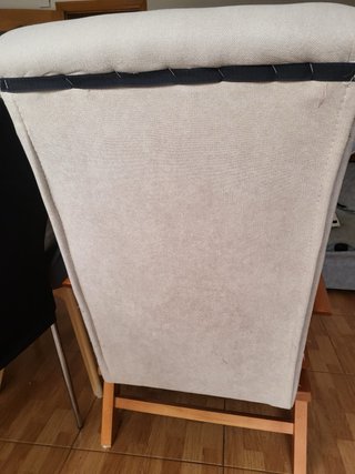 Sillón de tela y madera