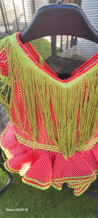 Traje de flamenca rojo con lunares blancos, 4 años