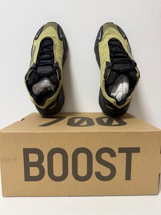 Adidas Yeezy 700 Boost