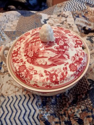 Sopera San Claudio EMPIRE porcelana roja