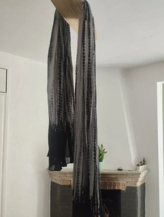 Pañuelo estola fiesta negro y gris