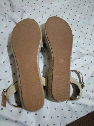 Sandalias ESMARA Beige Mujer Nuevas con tacón.