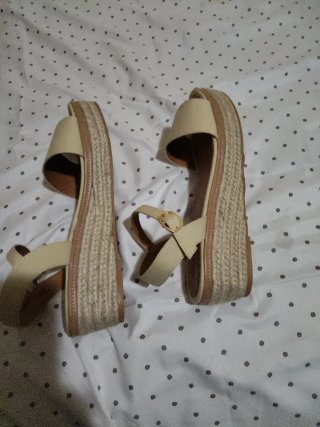 Sandalias ESMARA Beige Mujer Nuevas con tacón.