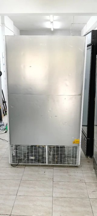 NEVERA EXPOSITORA CON 2 PUERTAS DE CRISTAL
