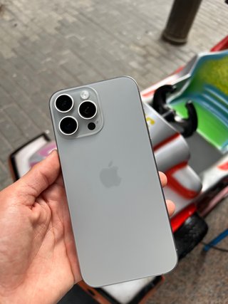 iPhone 16 Pro Max 256GB Gris Casi Nuevo