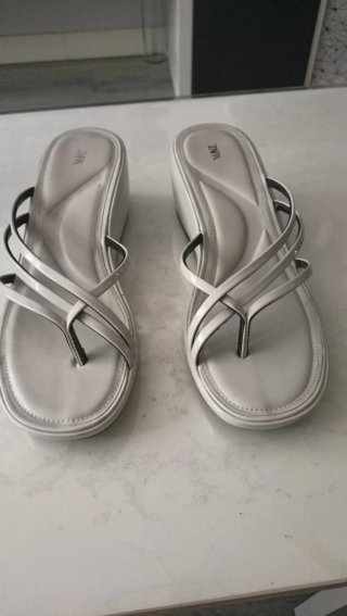 Sandalias cuña Zara grises talla 38