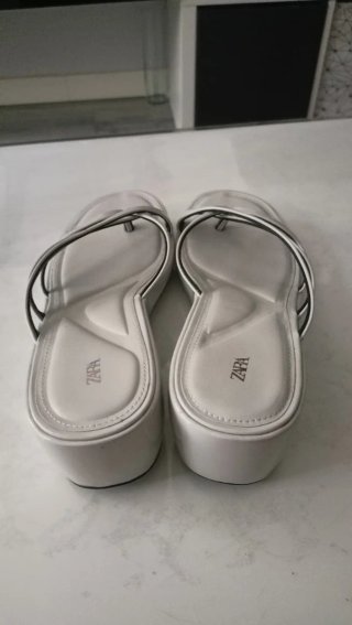 Sandalias cuña Zara grises talla 38