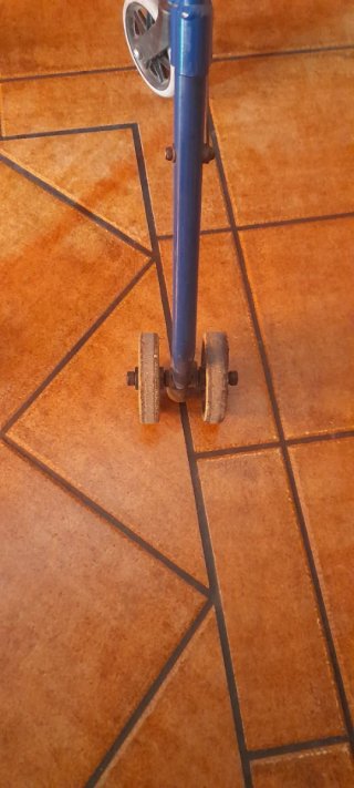 Andador azul con asiento