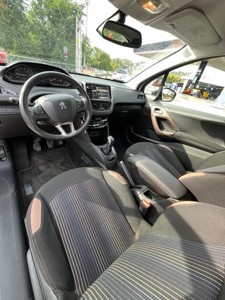 Peugeot 208 2014